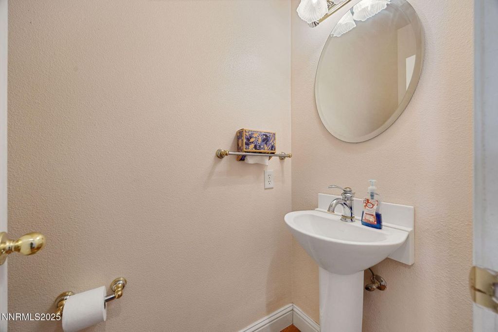 Property photo 3 of 5 <Alttext/>