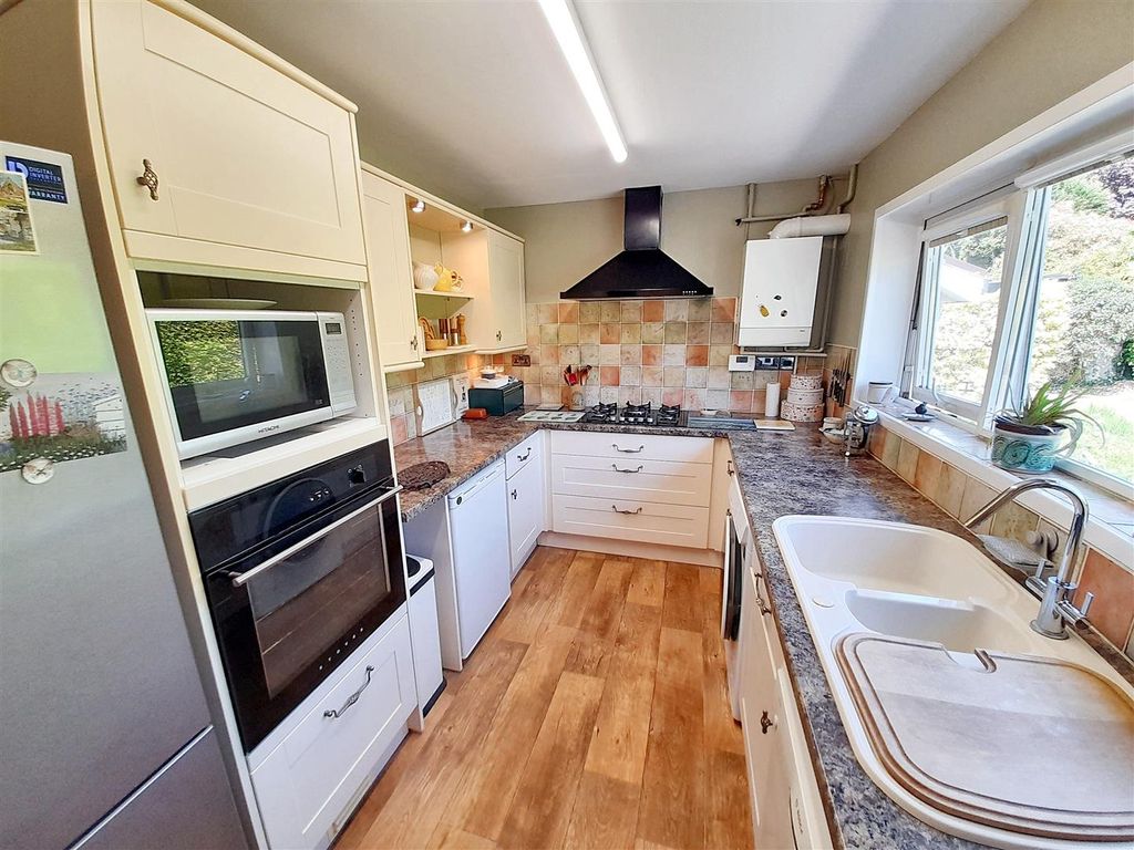 Property photo 2 of 26 Kitchen