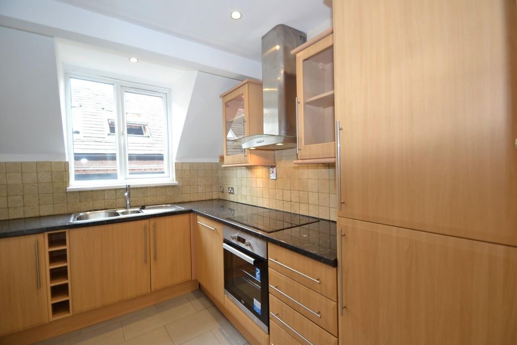 Property photo 2 of 8 Kitchen.Jpg