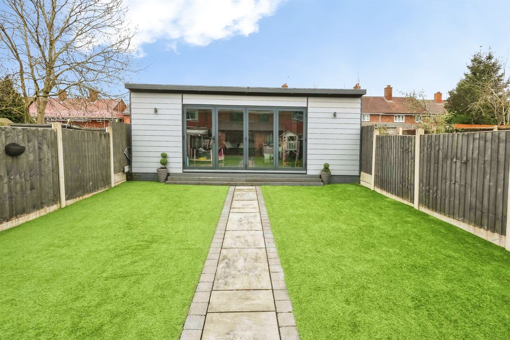 Property photo 3 of 19