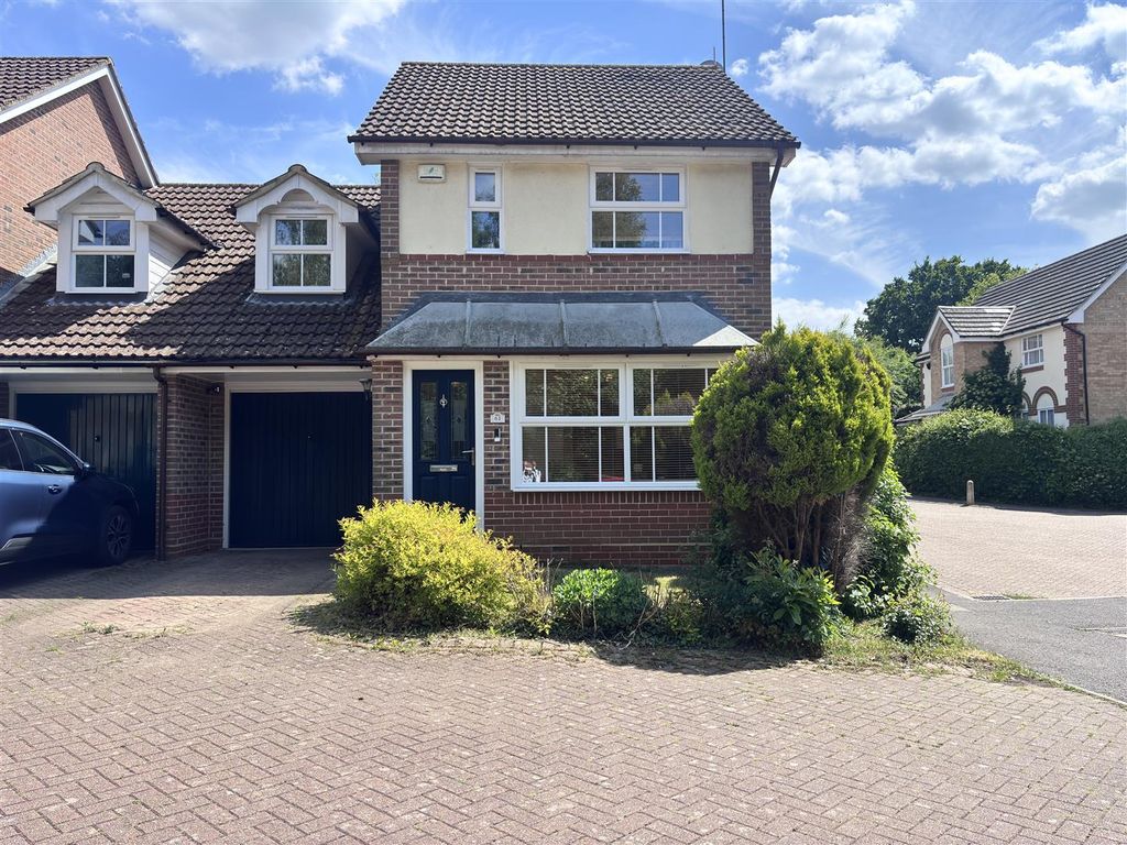 Property photo 1 of 16 Earles Meadow Front .Jpeg