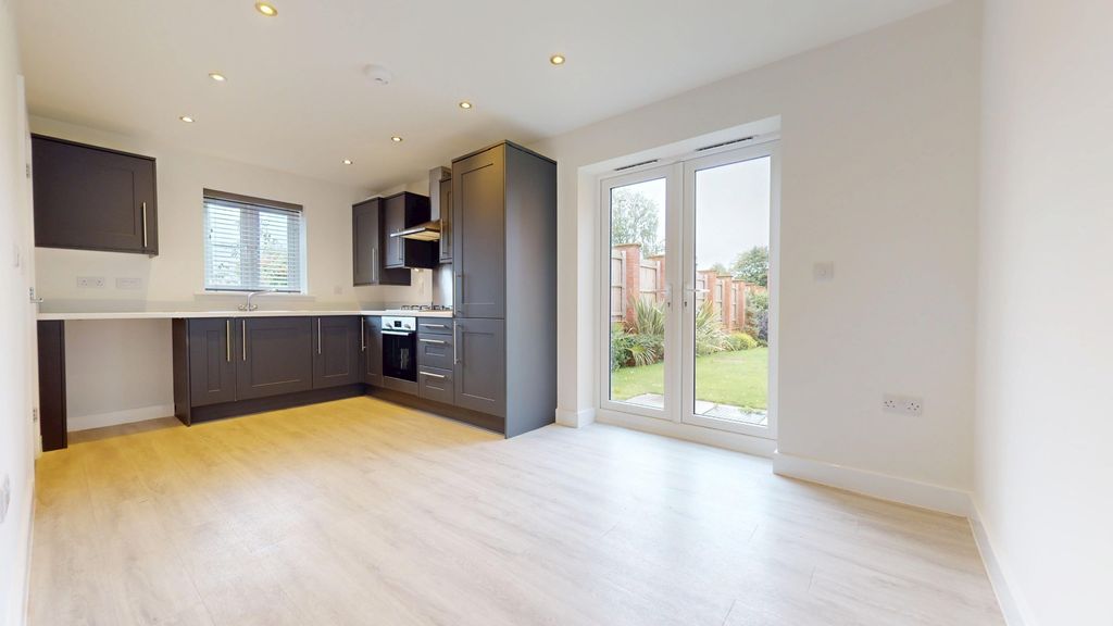 Property photo 2 of 35 4352394