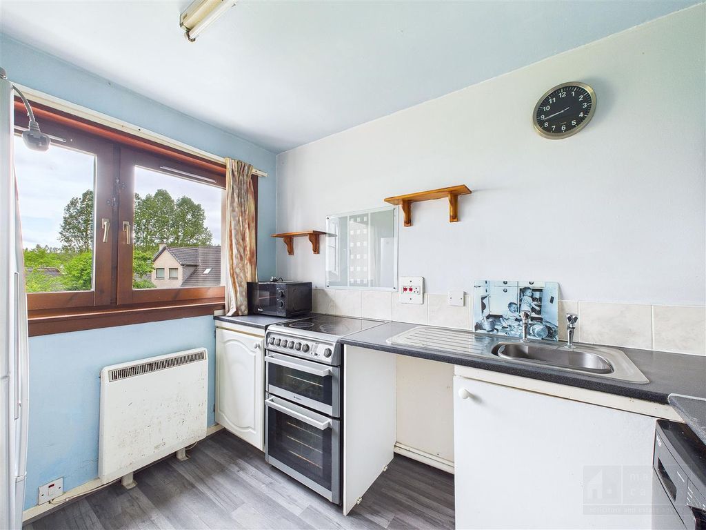 Property photo 3 of 15 Kitchen