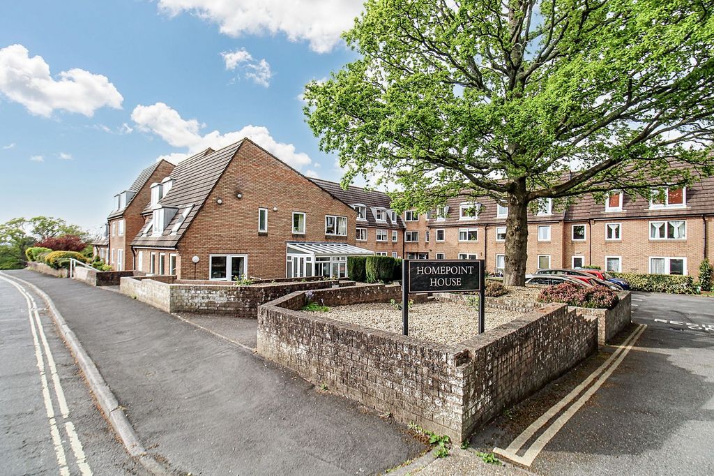 Property photo 2 of 12