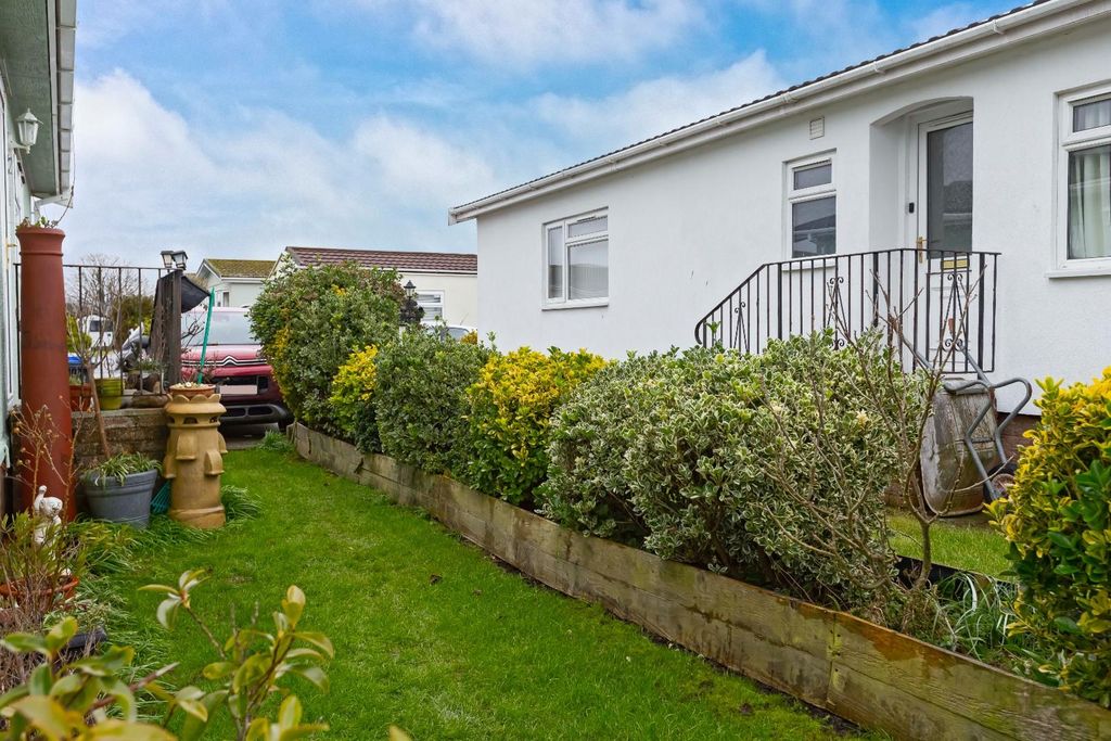 Property photo 2 of 23 Haigh Close_19.Jpg