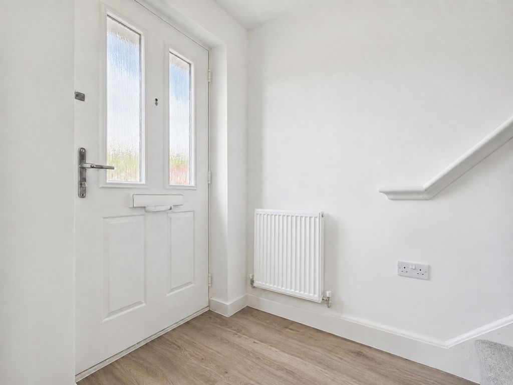 Property photo 2 of 28