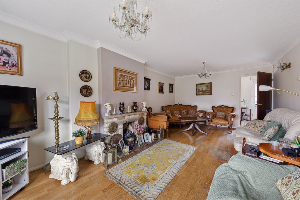 Property photo 3 of 19