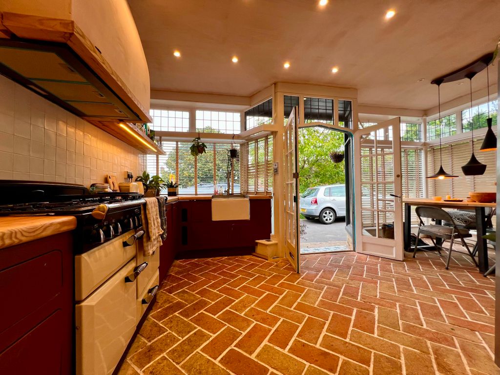 Property photo 2 of 17