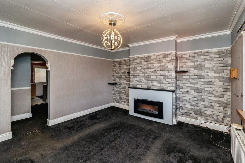 Property photo 2 of 20