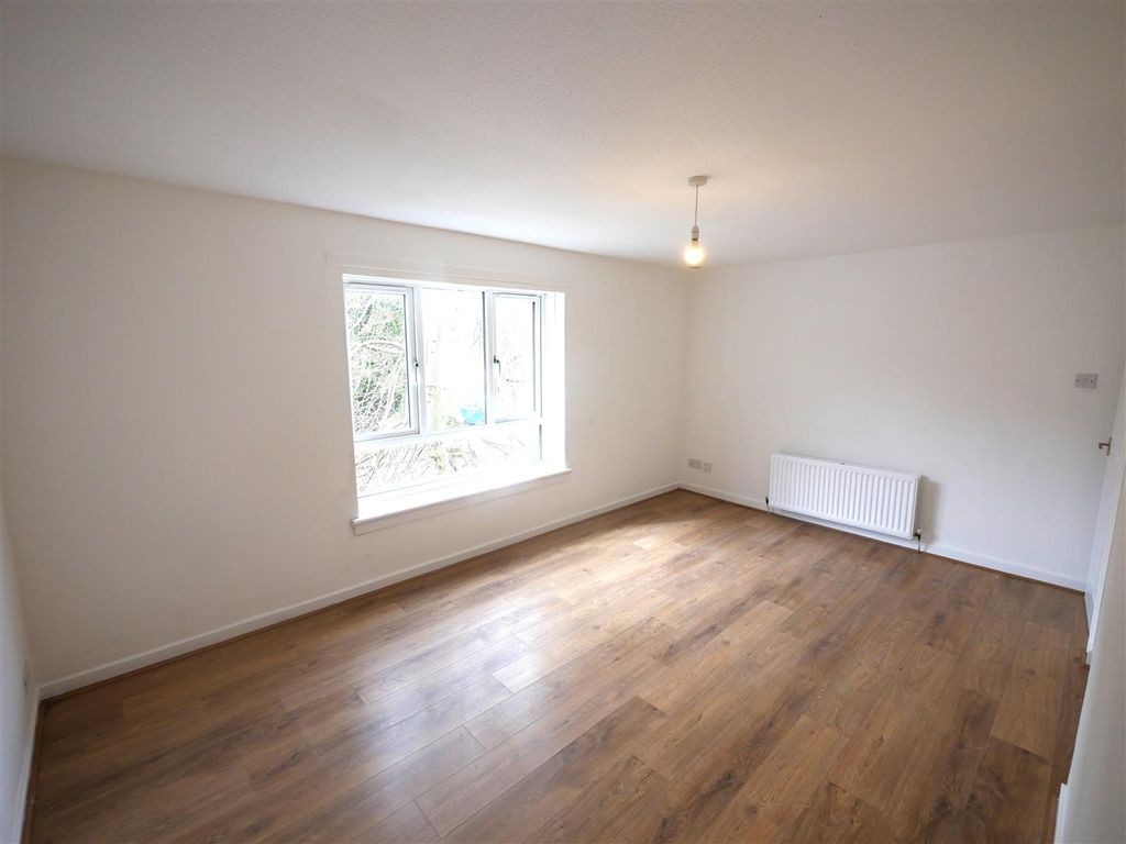 Property photo 3 of 8 P2120227.Jpg