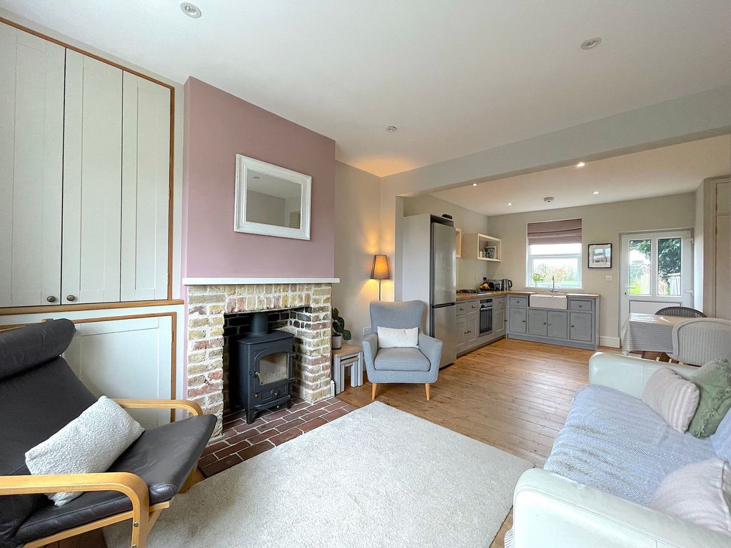 Property photo 2 of 25 Living Room/Dining Room/Kitchen (1)