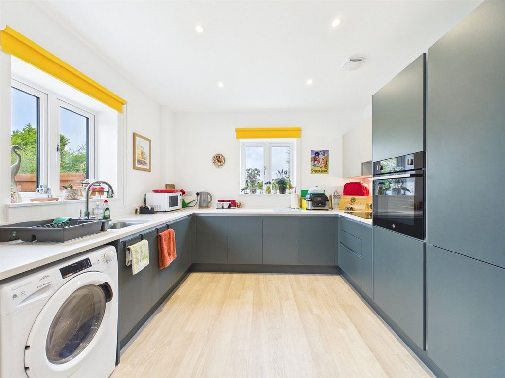 Property photo 2 of 19 Picture No. 13