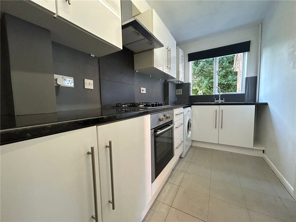 Property photo 3 of 8 Kitchen