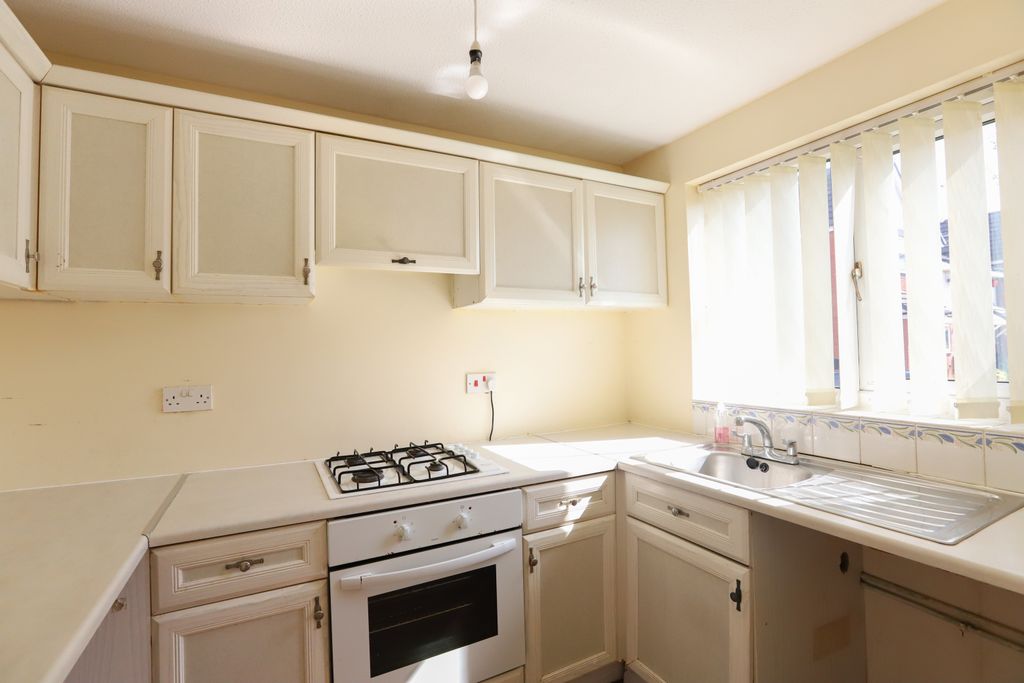 Property photo 3 of 15 Kitchen