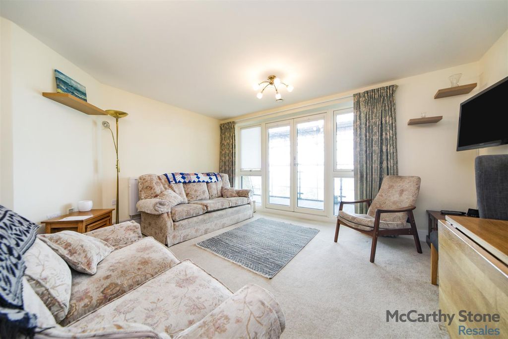 Additional image 4 of 2 bed flat for salePavilion Court, Hamilton Gardens, Felixstowe IP11