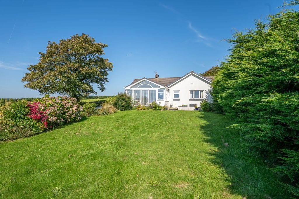 Property photo 1 of 41