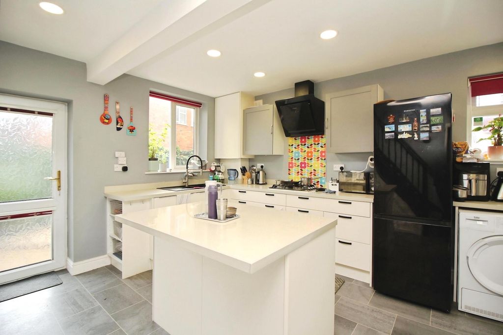 Property photo 3 of 22