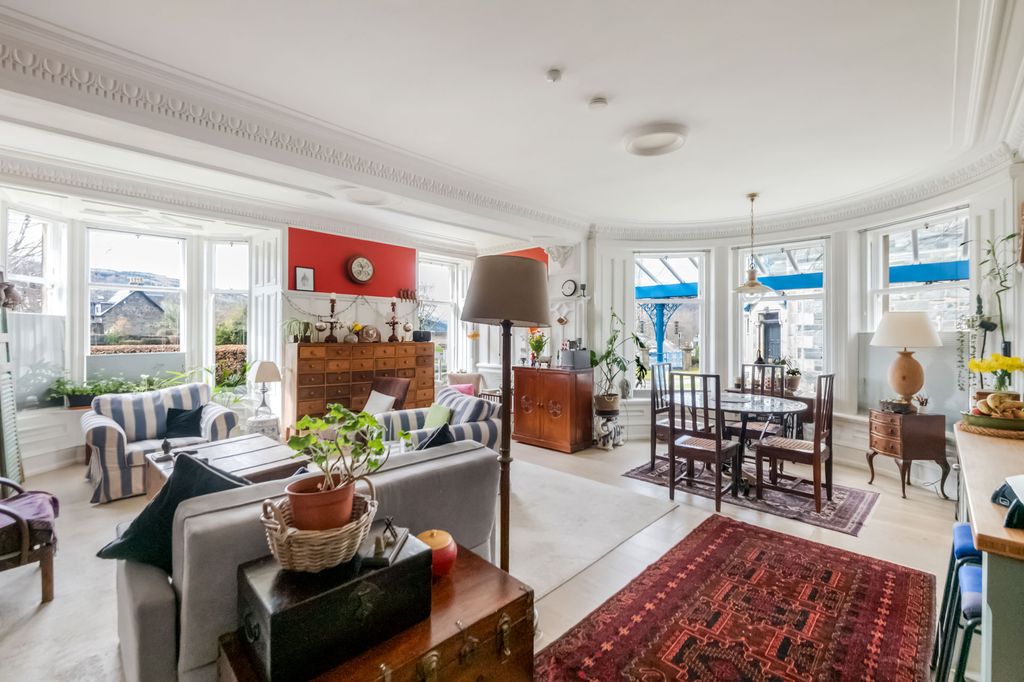 Property photo 3 of 23