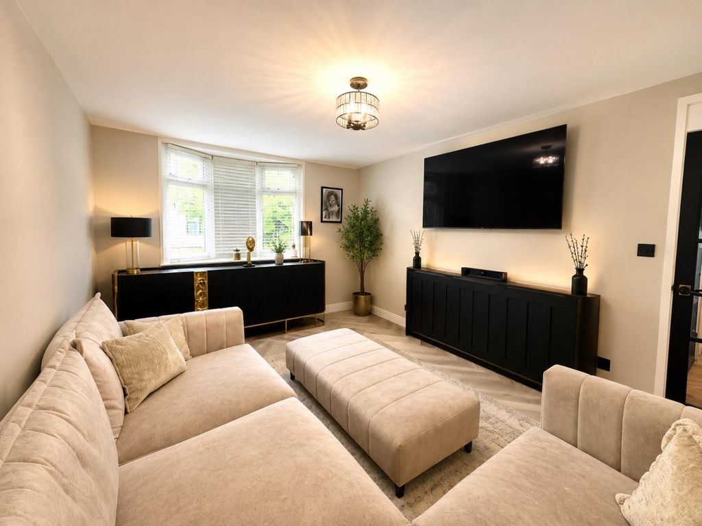 Property photo 2 of 17 1E3282c3-7E7A-49Af-Aecd-4E271827cd56.Png