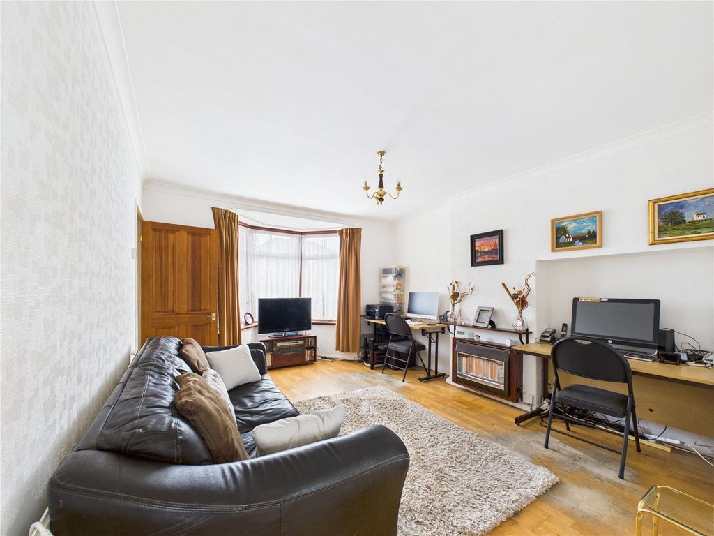 Property photo 3 of 14 Picture No. 02