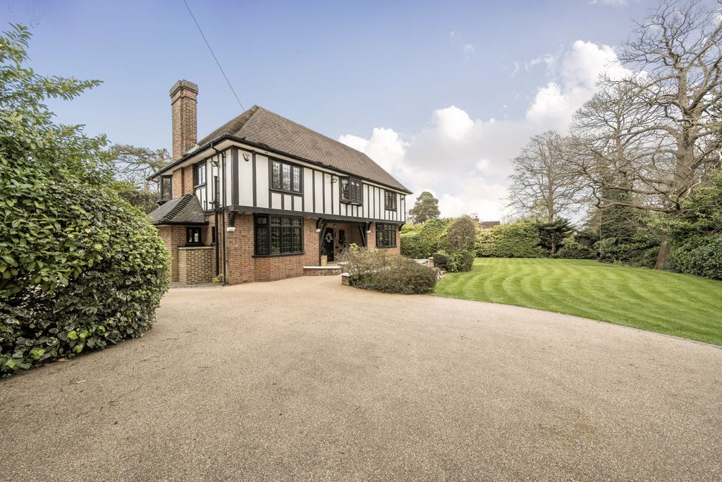 Property photo 1 of 40 External