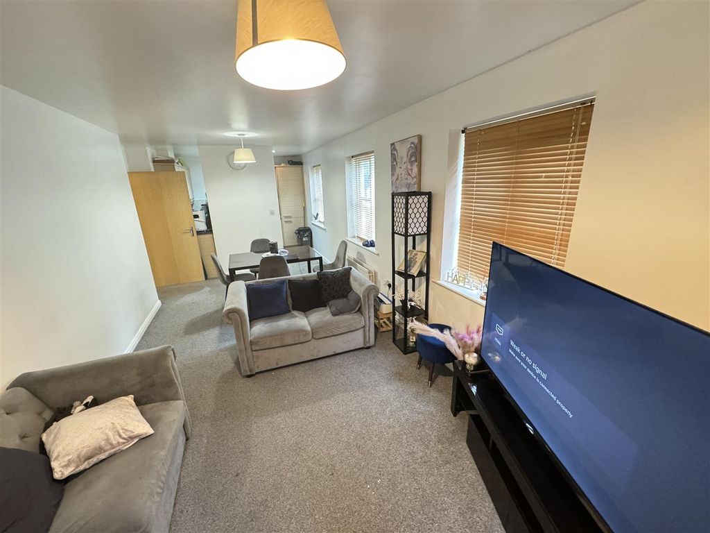 Property photo 2 of 12
