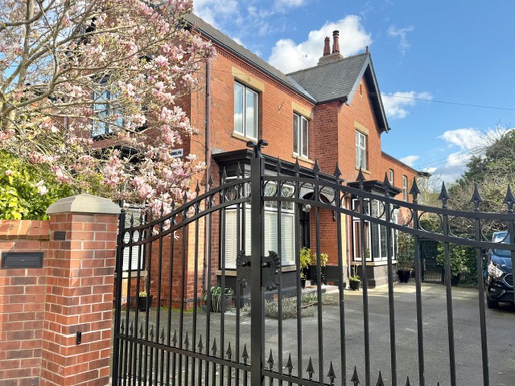 Property photo 1 of 27 Front