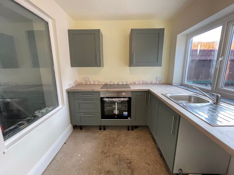 Property photo 2 of 6 Kitchen