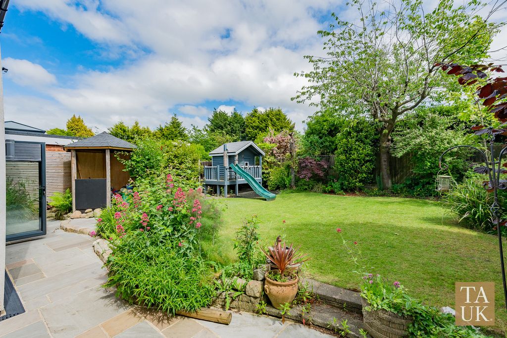 Property photo 2 of 22