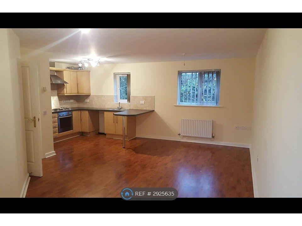 Property photo 3 of 7 Living Dining