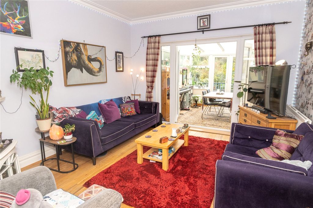 Property photo 2 of 25 Picture No. 15