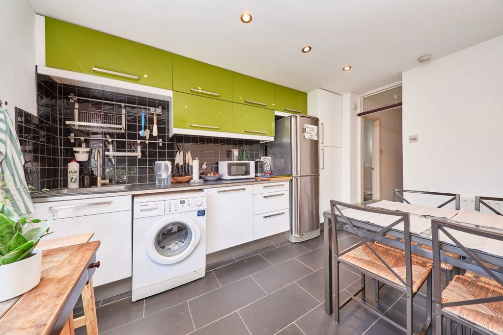 Property photo 3 of 7