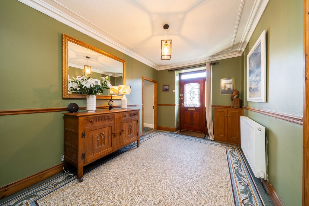 Property photo 2 of 33 Photo 13