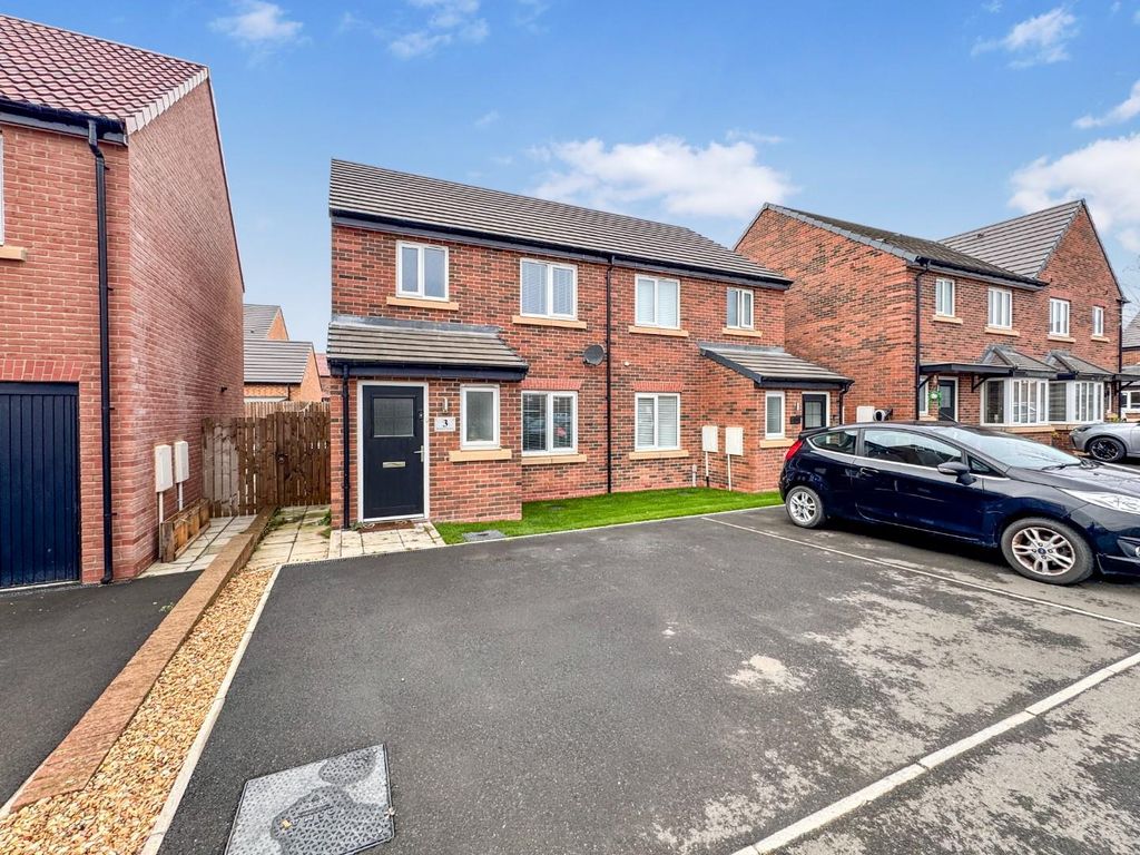 Property photo 1 of 20 Front