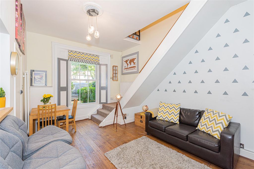 Property photo 2 of 18