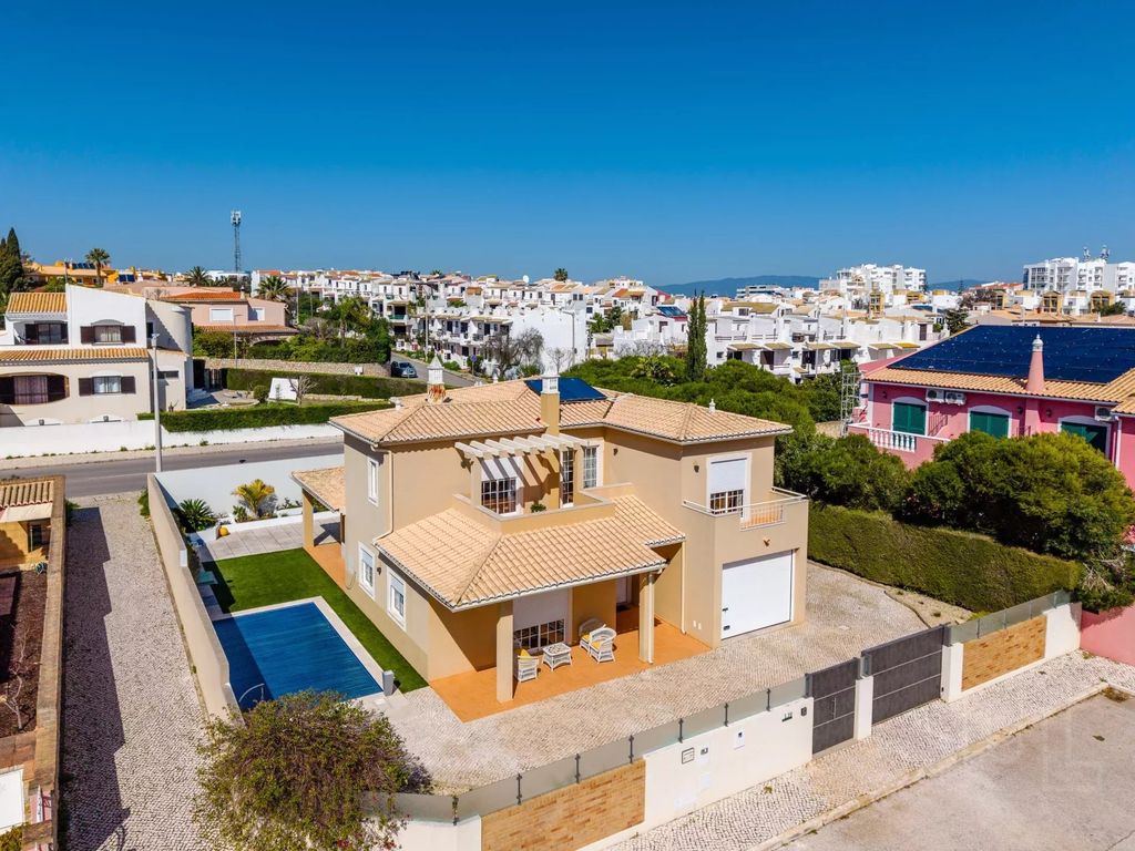 Property photo 2 of 50