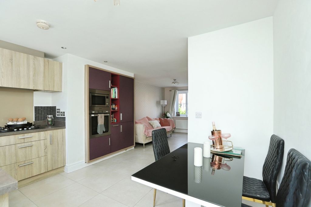 Property photo 3 of 20 Pbox-Img.Jpg