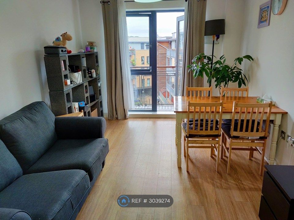 Property photo 1 of 6 Living Room