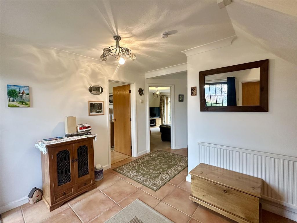 Property photo 2 of 22