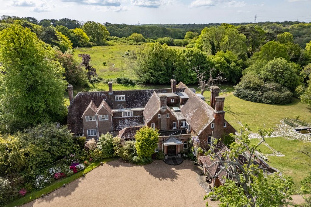 Property photo 1 of 48 Tilton, The Stream, Catsfield, Battle, East Sussex, Tn33 9Bb
