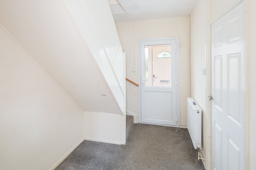 Property photo 3 of 24 Entrance Hall
