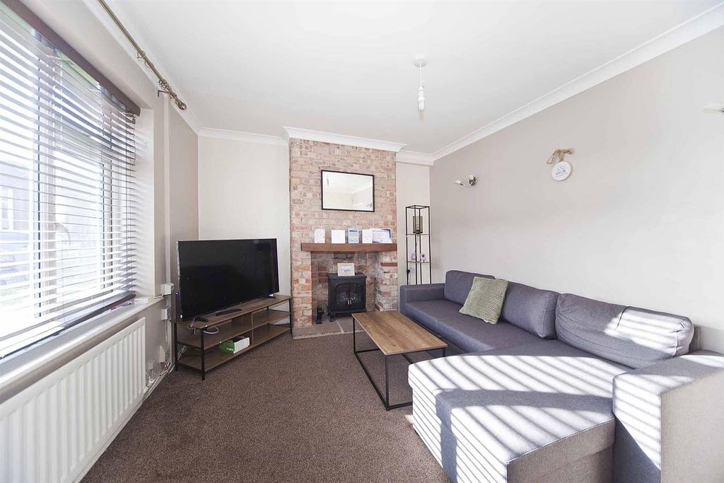 Property photo 2 of 18