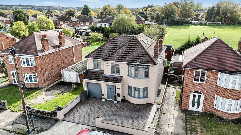 Property photo 1 of 29 4611572