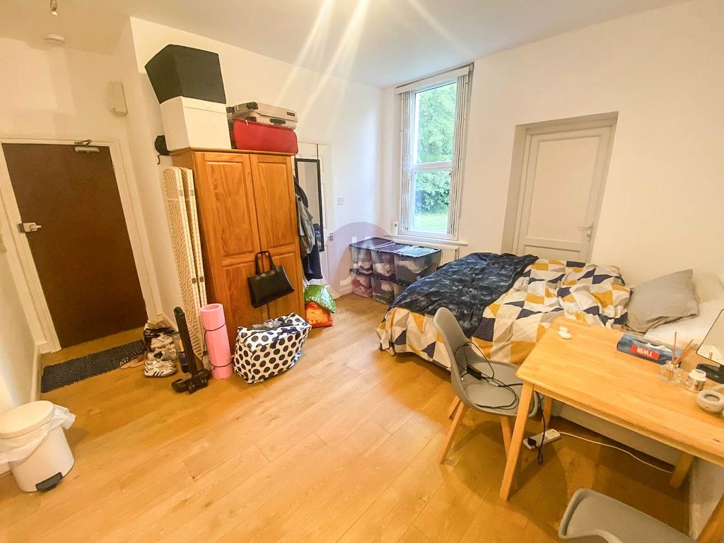 Property photo 3 of 4 Picture No. 16