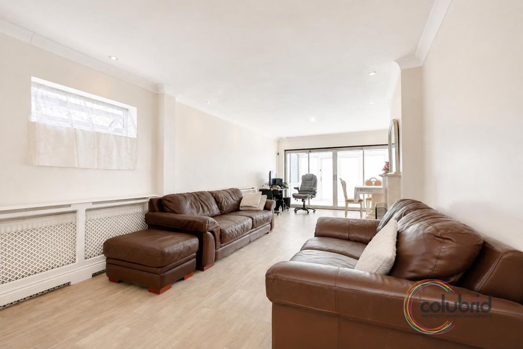 Property photo 2 of 24