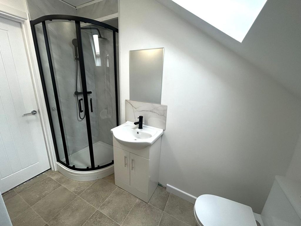 Property photo 2 of 5 Bathroom