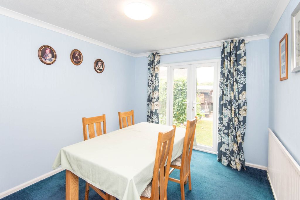 Property photo 3 of 23
