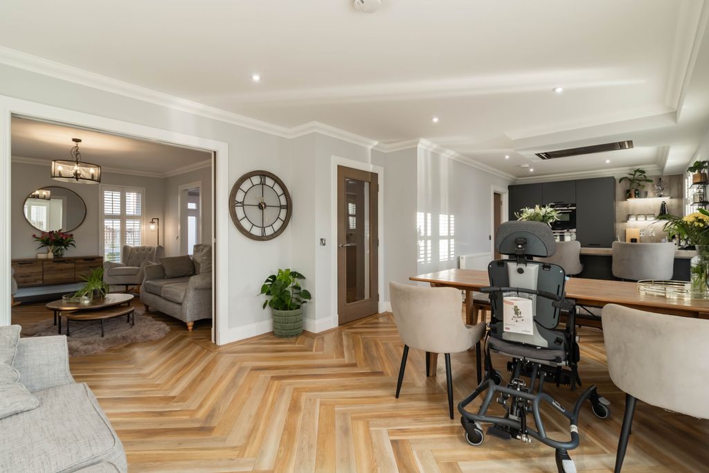 Property photo 3 of 34 Dining Kitchen To Lounge