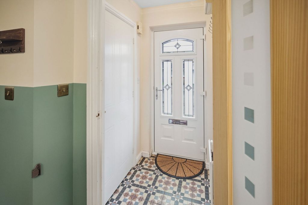 Property photo 2 of 24