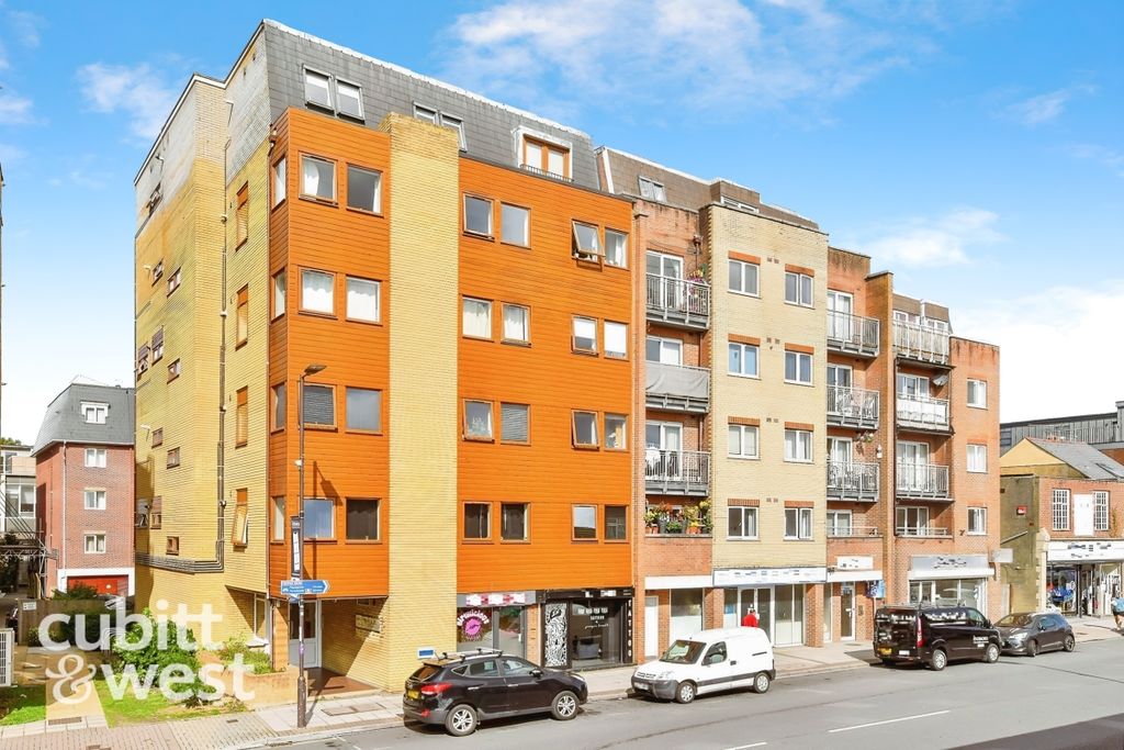 Property photo 2 of 9